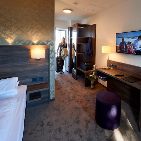 Hotel Muehlenhof Lollar ภายนอก รูปภาพ