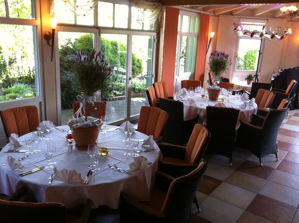 Hotel Muehlenhof Lollar ภายนอก รูปภาพ