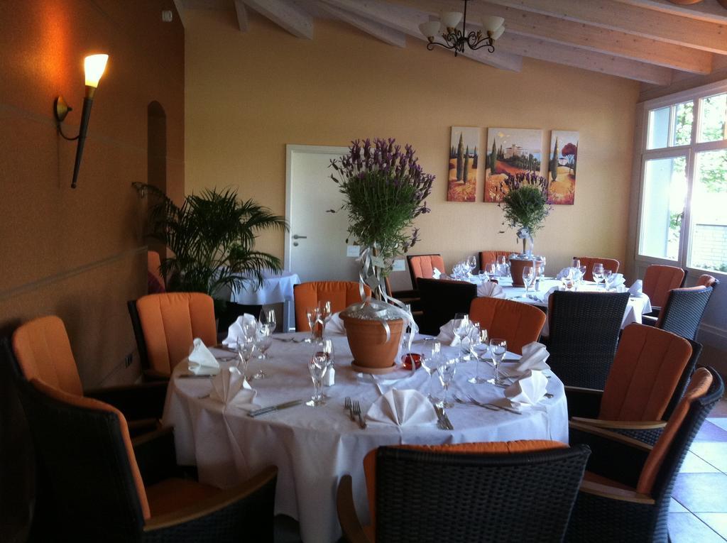 Hotel Muehlenhof Lollar ภายนอก รูปภาพ