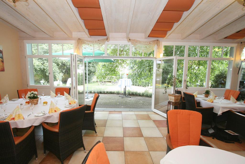 Hotel Muehlenhof Lollar ภายนอก รูปภาพ