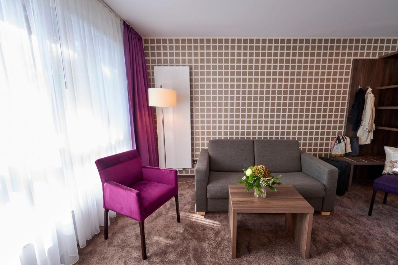 Hotel Muehlenhof Lollar ภายนอก รูปภาพ