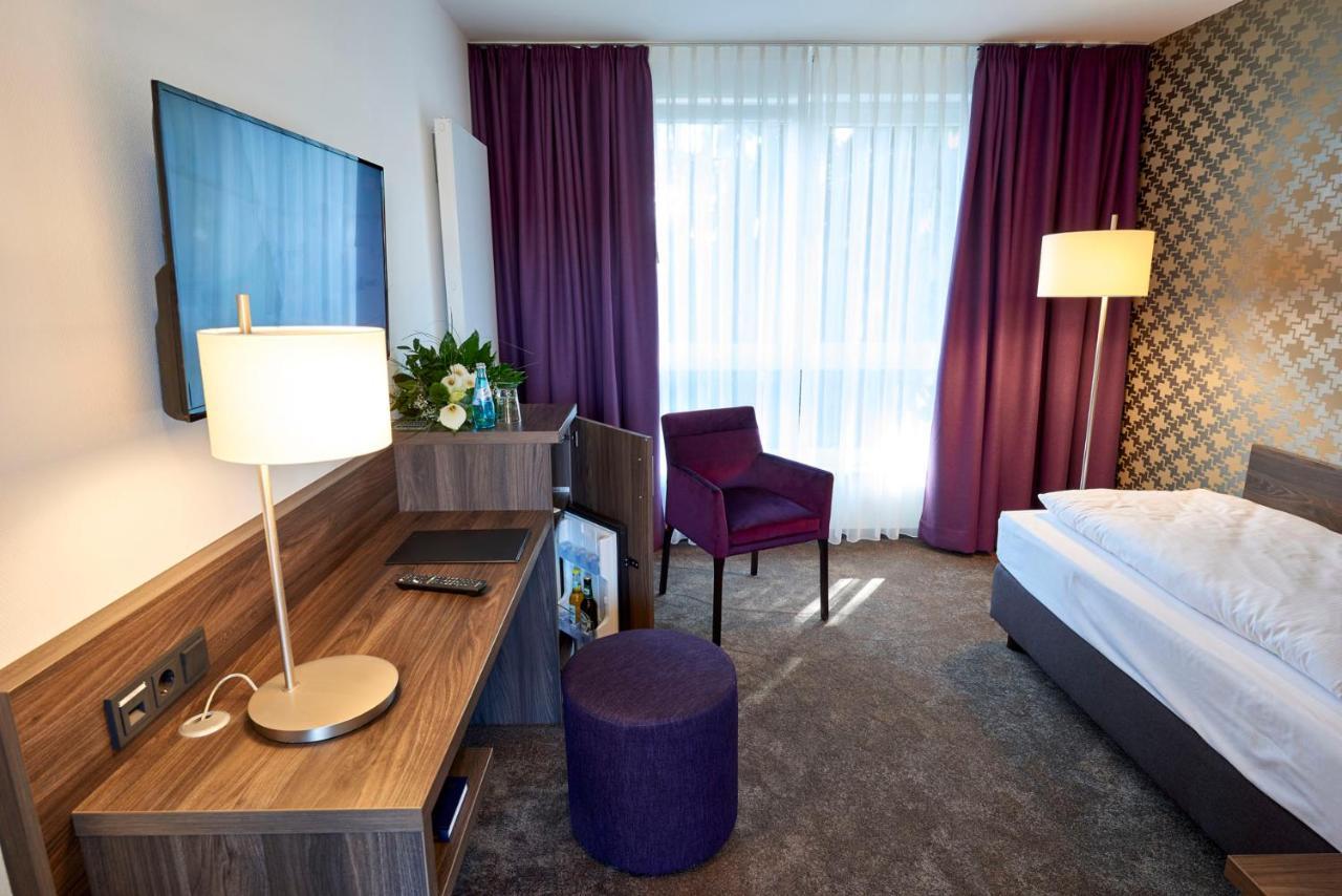 Hotel Muehlenhof Lollar ภายนอก รูปภาพ