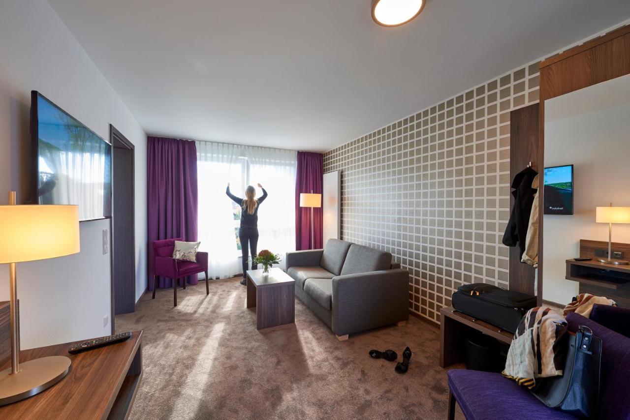 Hotel Muehlenhof Lollar ภายนอก รูปภาพ