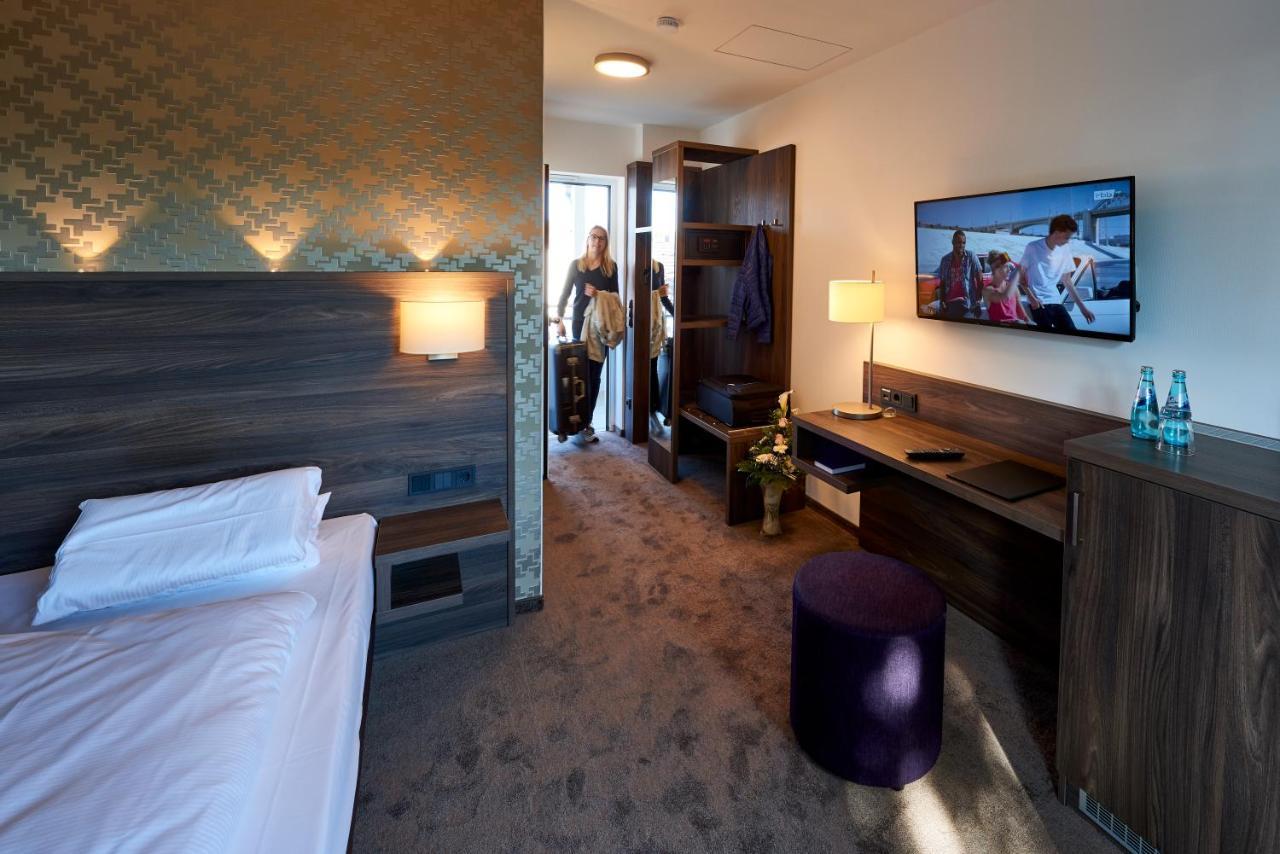 Hotel Muehlenhof Lollar ภายนอก รูปภาพ