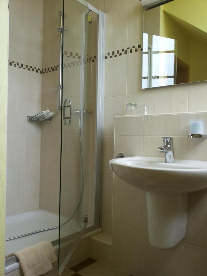 Hotel Muehlenhof Lollar ภายนอก รูปภาพ